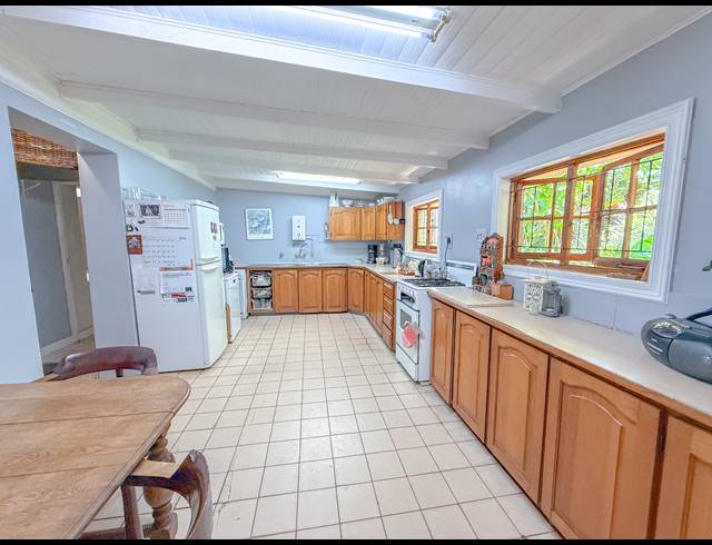 7 BEDROOM HOUSE FOR SALE IN FAIRVIEW